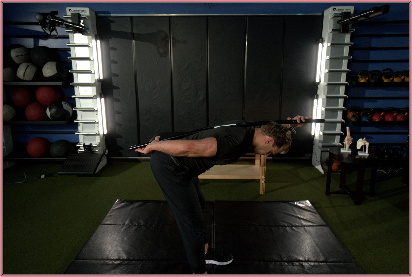 Side view of a hip hinge using a dowel for feedback